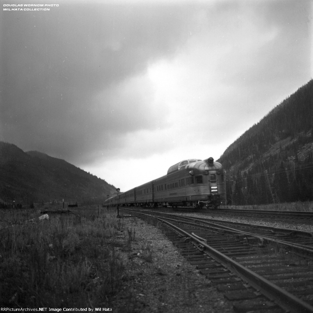 WP Dome 3-1-Lounge-Obs. 881 "Silver Crescent"
